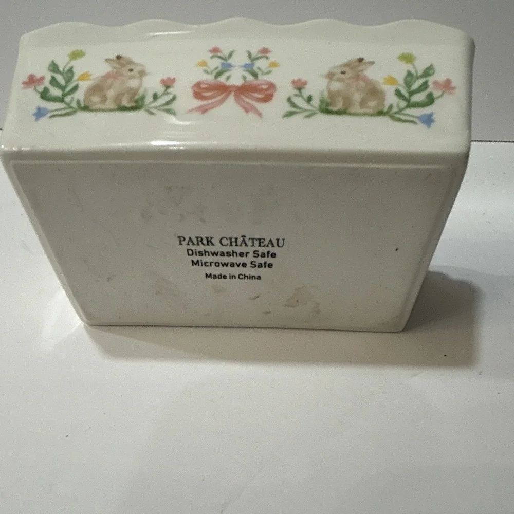 Park Chateau White Ceramic Rabbit Floral Dish, Microwave & Dishwasher Safe